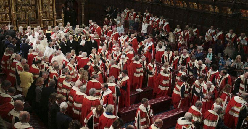 Thủ tướng Anh thất bại liên tiếp tại Thượng viện

